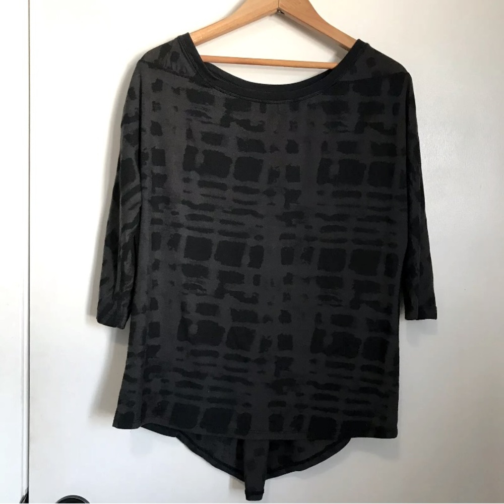 Lululemon Yoga Flow Tee Ghost Weave Burnout Black